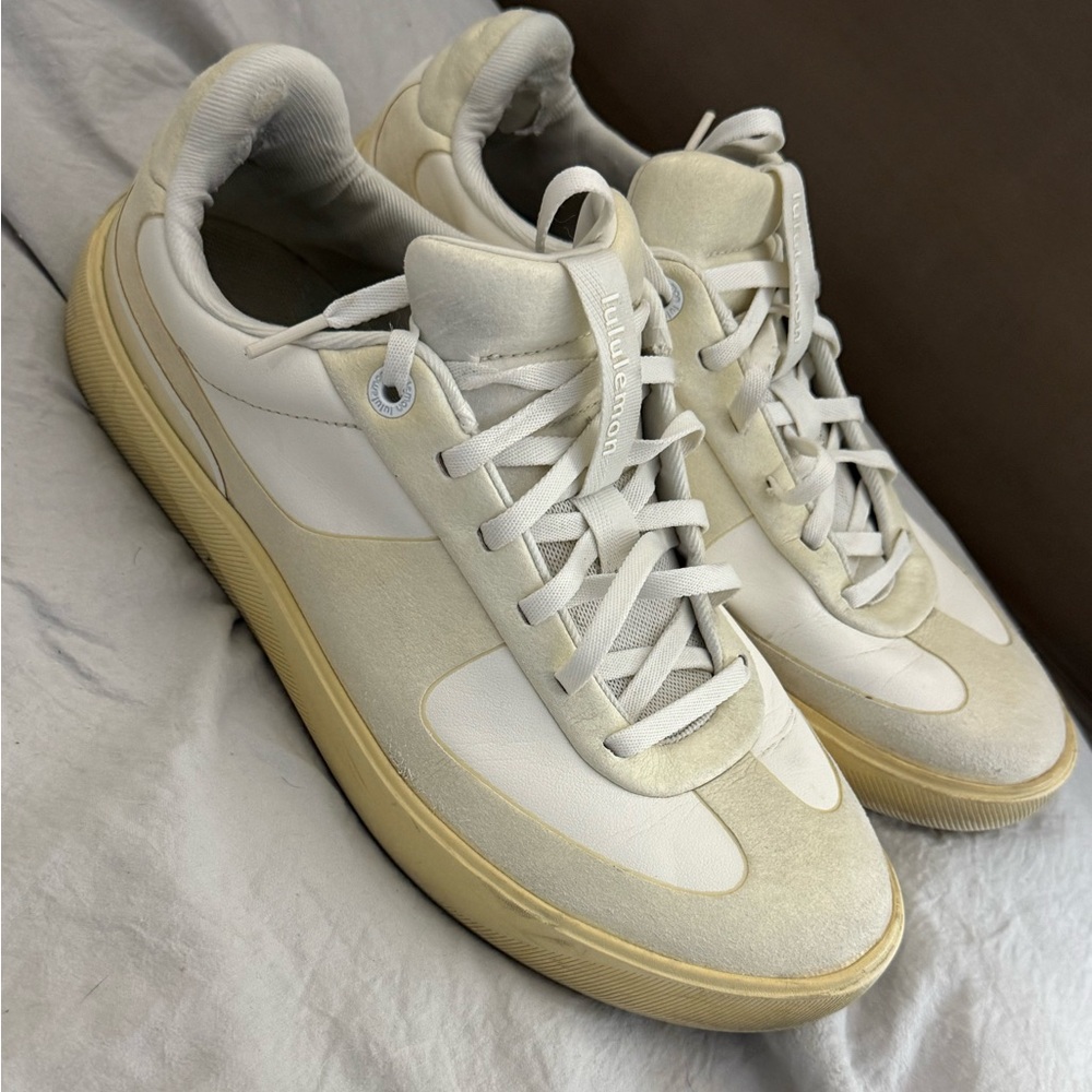 Used lululemon   Women's Shoes Size 10